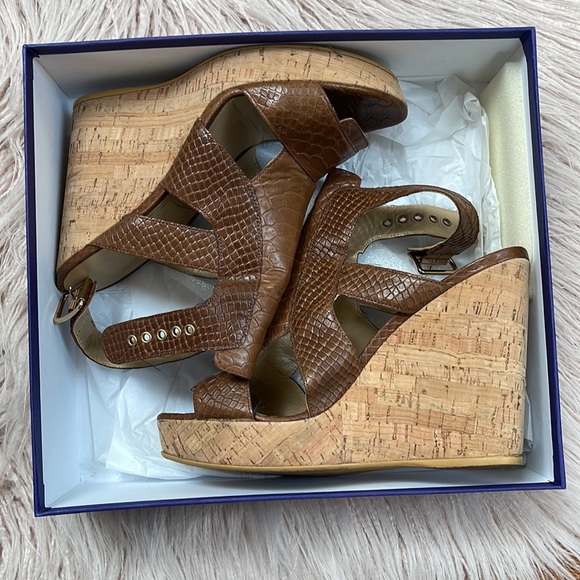 Stuart Weitzman Safety Wedge in Toffee Brown Snake Print Sz 10 - Picture 6 of 15